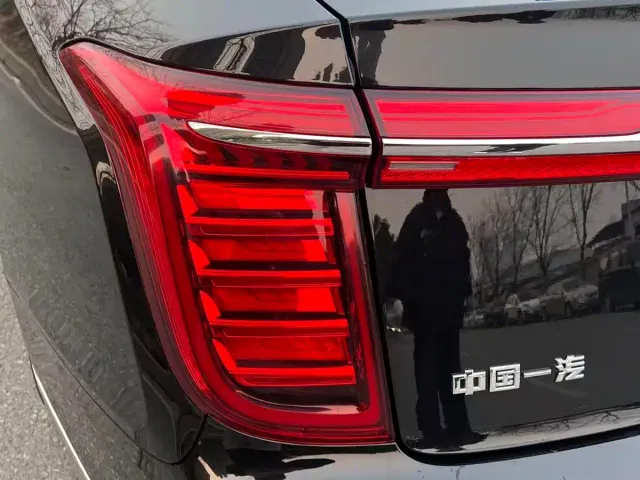 Hongqi H9 — Фото автомобиля 24