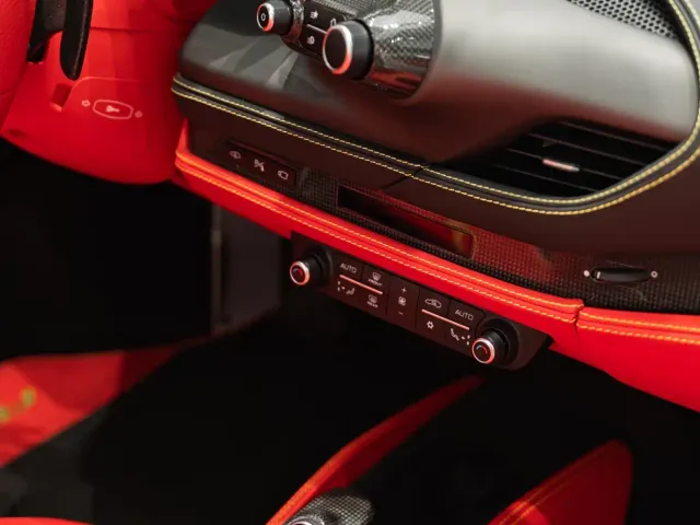 Ferrari Ferrari F8 2020 Spider 3.9T V8 — Фото автомобиля 28