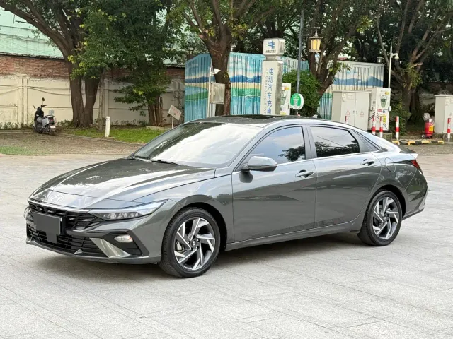 Hyundai Elantra — Фото автомобиля 8