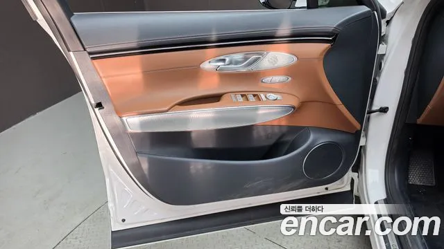 Genesis GV70 — Фото автомобиля 13