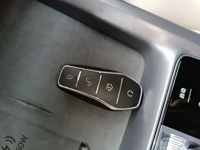 BYD Seal 07 DM-i — Фото автомобиля 8