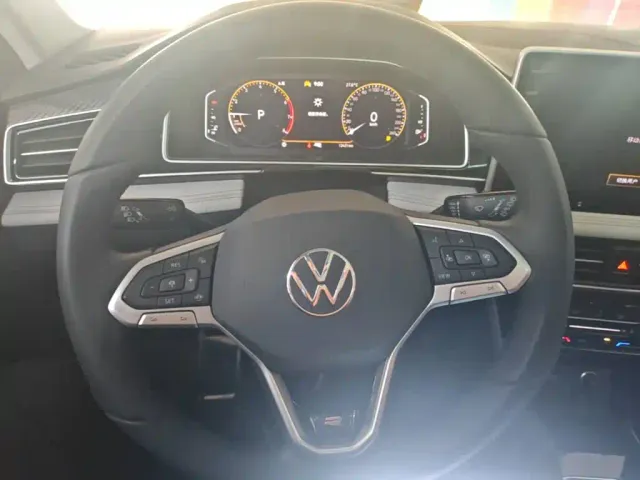 Volkswagen Tiguan L — Фото автомобиля 10