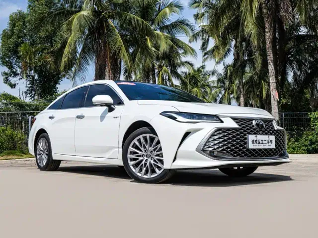 Toyota Avalon — Фото автомобиля 3