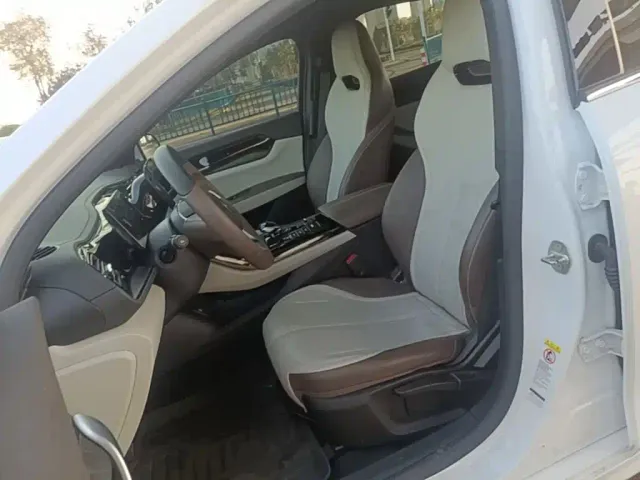 BYD Qin PLUS — Фото автомобиля 14
