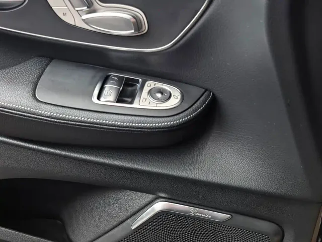 Mercedes-Benz V-Class — Фото автомобиля 24