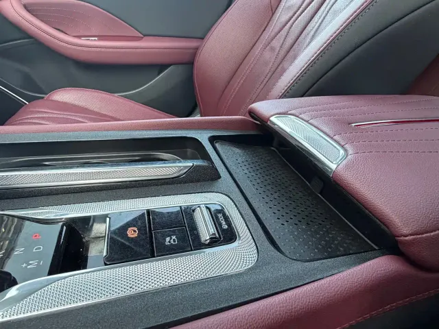 Hongqi H5 — Фото автомобиля 14