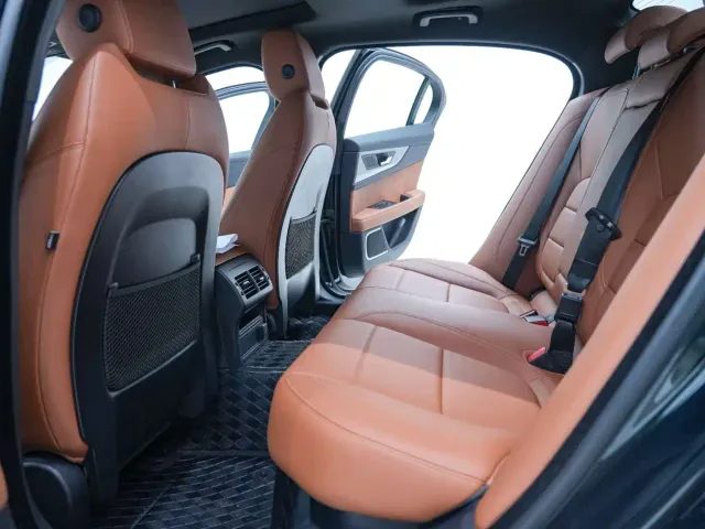 Jaguar XEL — Фото автомобиля 24