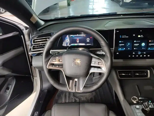 BYD Qin L — Фото автомобиля 10