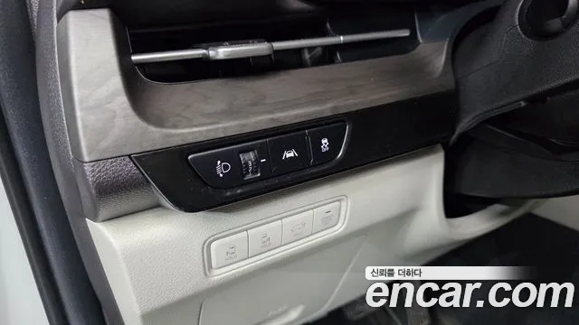 Kia Carnival Generation 4 — Фото автомобиля 12