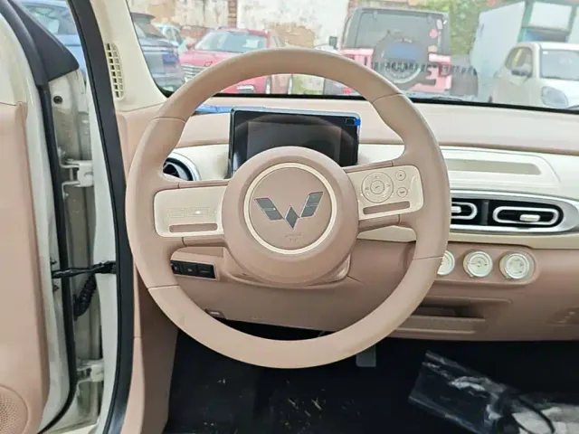 Wuling Hongguang Mini EV — Фото автомобиля 10