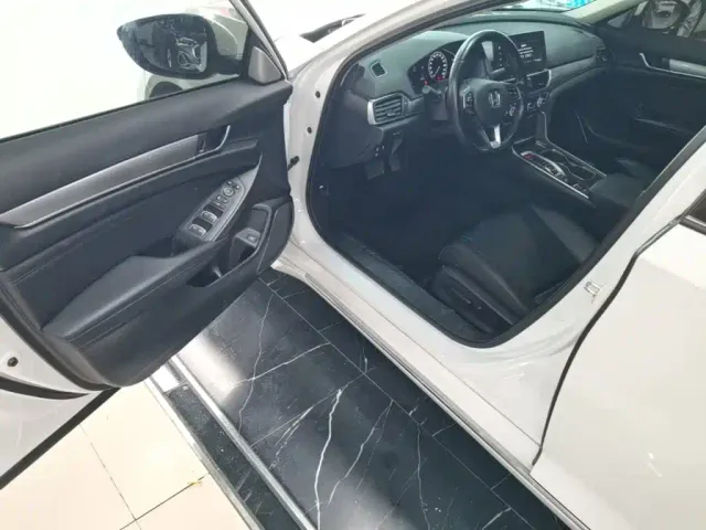 Honda Accord — Фото автомобиля 15