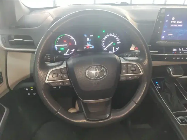 Toyota Granvia — Фото автомобиля 10