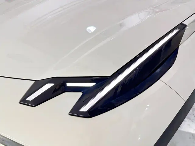 Zeekr X — Фото автомобиля 10