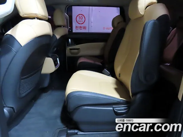 Kia Carnival Generation 4 — Фото автомобиля 7