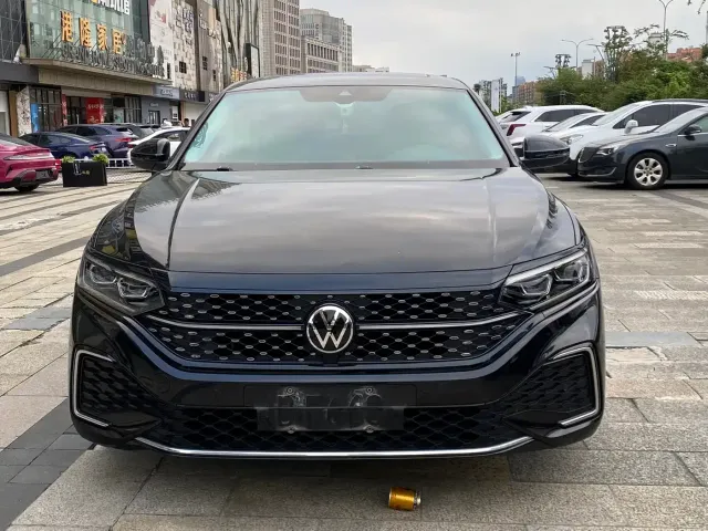 Volkswagen Passat — Фото автомобиля 2