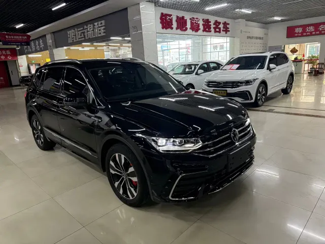 Volkswagen Tiguan L — Фото автомобиля 3