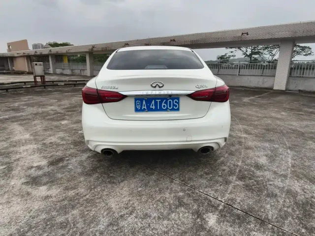 Infiniti Q50L — Фото автомобиля 10