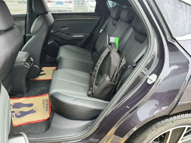BYD Qin L — Фото автомобиля 16