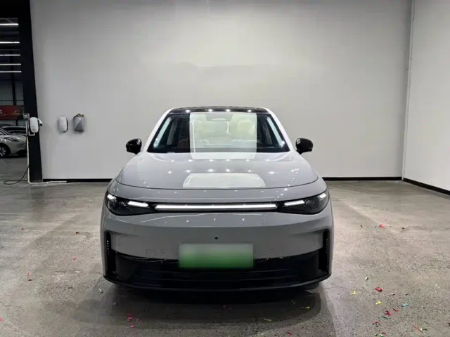 Leapmotor C10 — Фото автомобиля 11