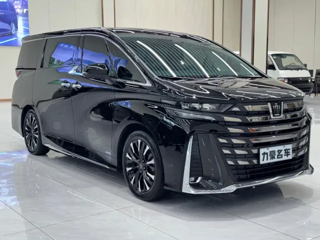 Toyota Vellfire — Фото автомобиля 3