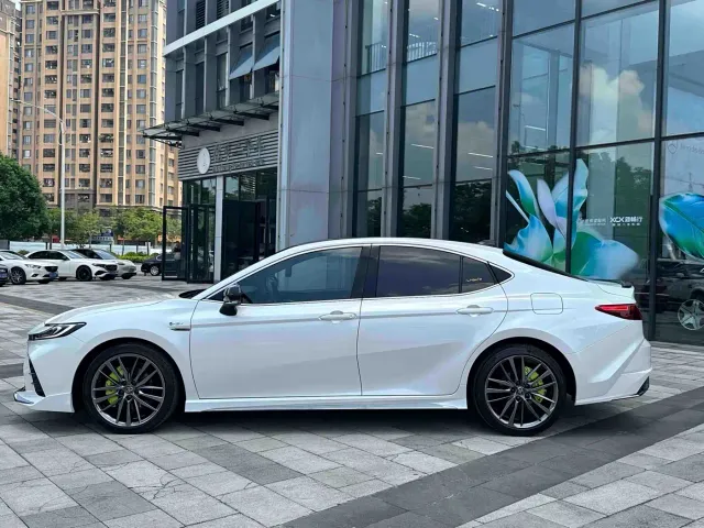 Toyota Camry — Фото автомобиля 3