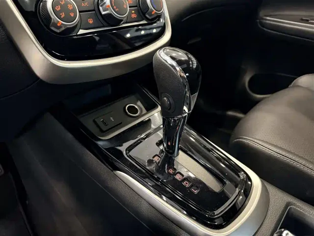 Nissan Tiida — Фото автомобиля 19