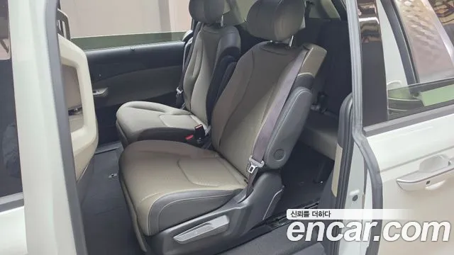 Kia Carnival 4th Gen — Фото автомобиля 16