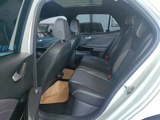 Volkswagen ID.3 — Фото автомобиля 16