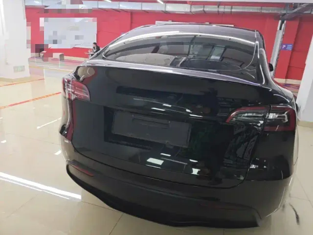 Tesla Model Y — Фото автомобиля 5