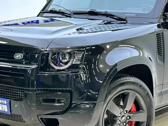 Land Rover Defender — Фото автомобиля 7