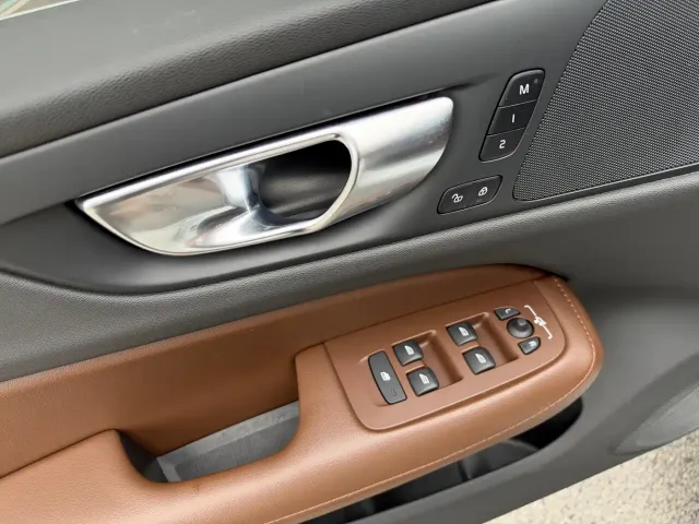 Volvo S60 — Фото автомобиля 9