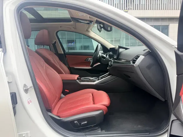 BMW 3 Series — Фото автомобиля 12