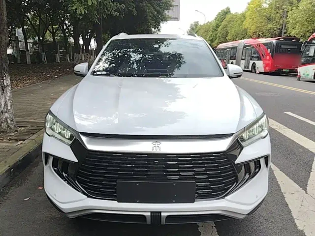 BYD Song Pro — Фото автомобиля 2