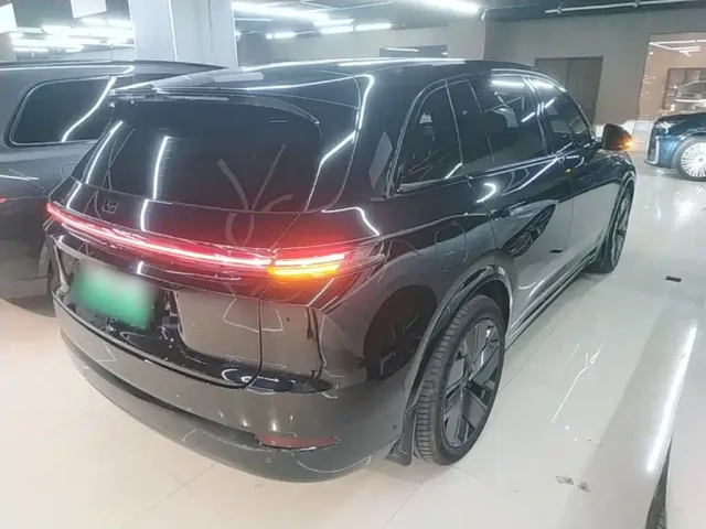Li Auto L7 — Фото автомобиля 6