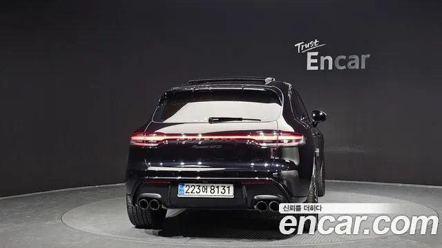 Porsche Macan — Фото автомобиля 4