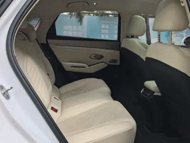 BYD Qin L — Фото автомобиля 15