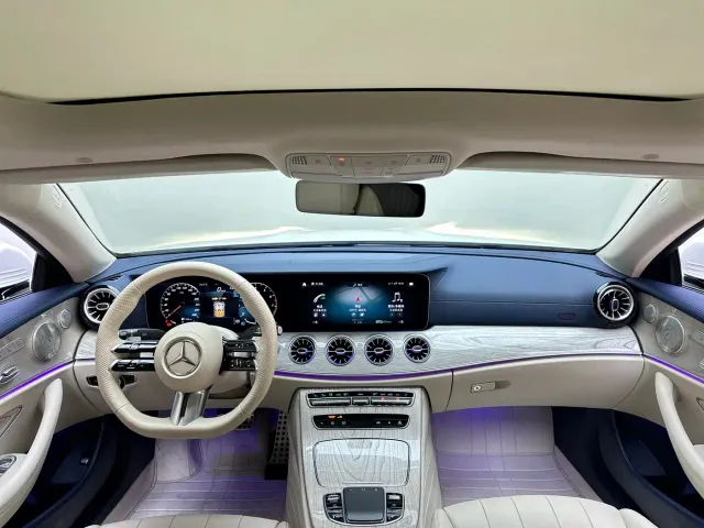 Mercedes-Benz E-Class — Фото автомобиля 20