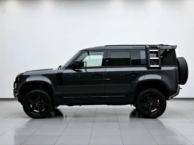 Land Rover Defender — Фото автомобиля 5