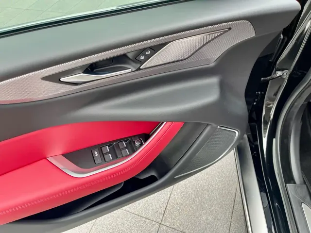 Jaguar XEL — Фото автомобиля 7