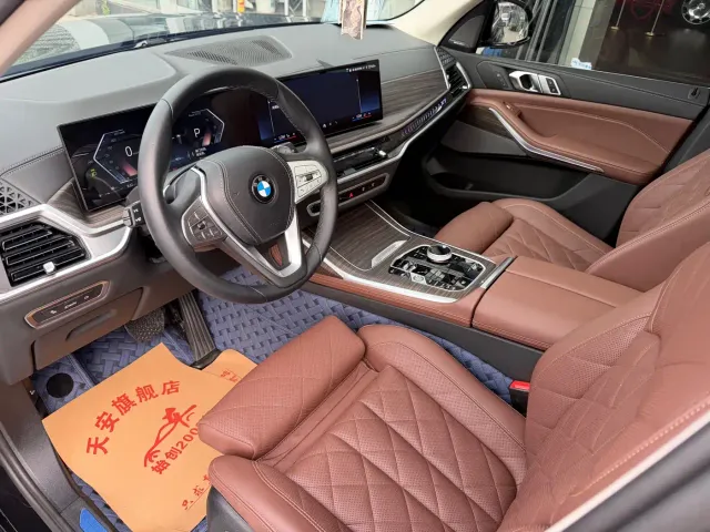 BMW X7 — Фото автомобиля 7