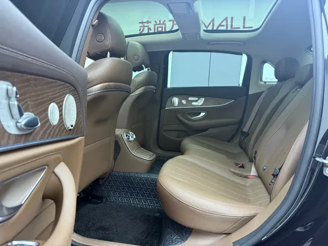 Mercedes-Benz E-Class — Фото автомобиля 10