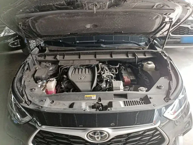 Toyota Highlander — Фото автомобиля 19