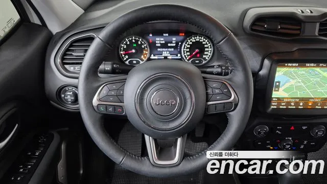 Jeep Renegade — Фото автомобиля 18