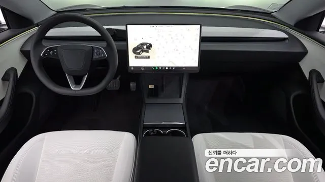 Tesla Model 3 — Фото автомобиля 10