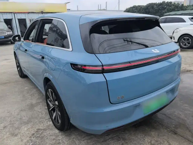 Li Auto L7 — Фото автомобиля 4