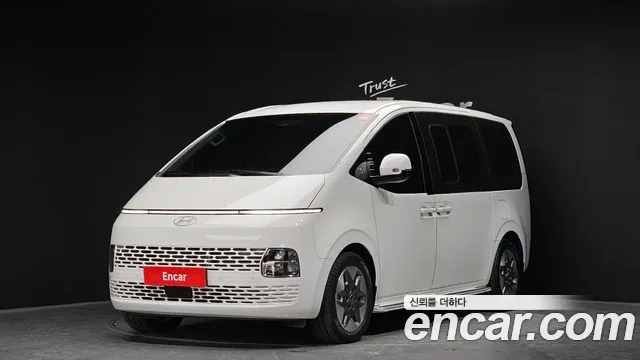 Фотография автомобиля — Hyundai Staria
