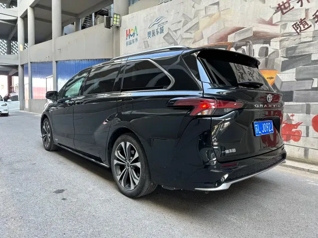 Toyota Granvia — Фото автомобиля 4