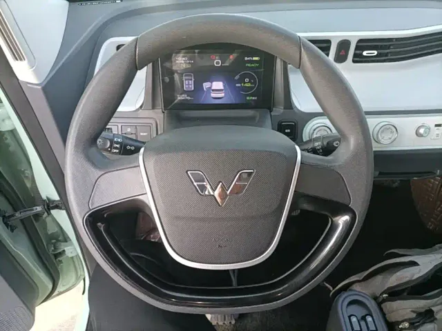 Wuling Hongguang Mini EV — Фото автомобиля 10