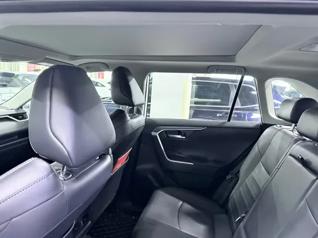 Toyota Wildlander — Фото автомобиля 12