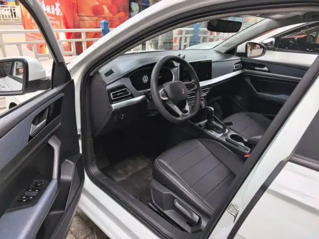 Volkswagen Lavida — Фото автомобиля 15